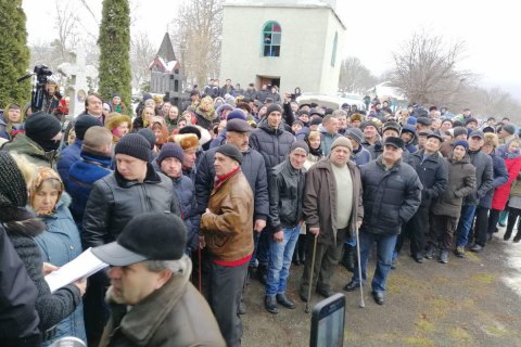 Під час голосування парафії в Чернівецькій області про перехід у ПЦУ викликали поліцію