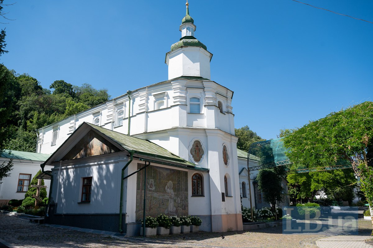 Флорівський монастир у Києві.