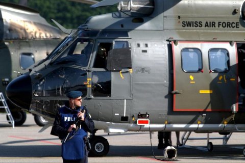 Швейцарія готується до зустрічі Байдена та Путіна: поліція Женеви орендує бронетехніку