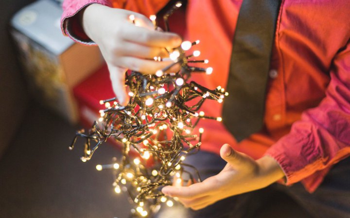 Миготливі різдвяні вогні можуть спричиняти дискомфорт, — The Conversation