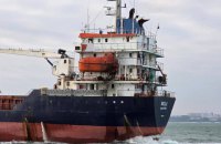 Кулеба: Росія атакувала два цивільні судна біля порту Одещини, є жертви серед екіпажу