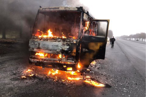На трассе Днепр - Кривой Рог во время движения загорелся автобус с пассажирами