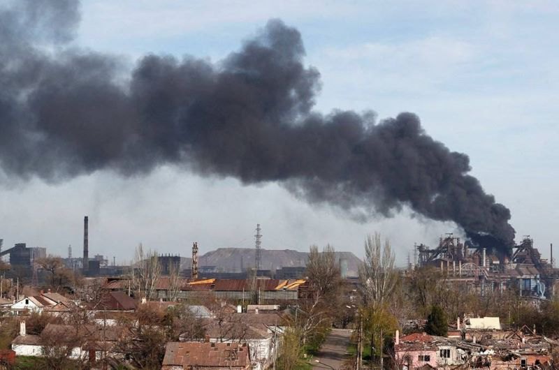 Пожежа внаслідок обстрілів заводу 'Азовсталь', 2022. 