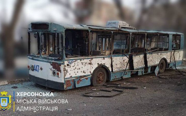 Окупанти вкотре вдарили по автопідприємству у Херсоні