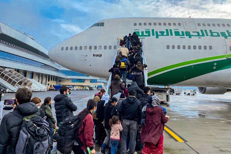Іракці сідають на літак до Багдада в Мінську, 18 листопада