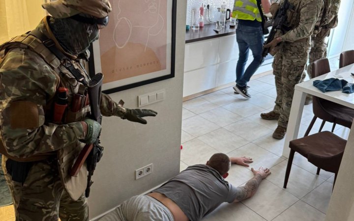 Викрили ділків, які "заробили" на ухиленні від мобілізації мінімум 450 тисяч доларів