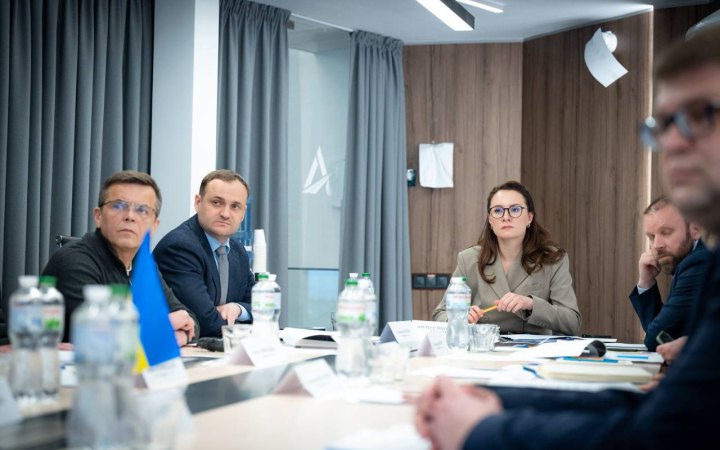 Свириденко: в Україні розпочали ямкові ремонти доріг у прифронтових регіонах