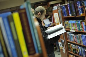 Одесский горсовет накупил книжек для библиотек на 73 тыс. гривен