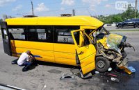 В Киевской области пьяный экс-гаишник врезался в микроавтобус