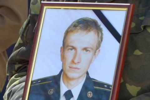 Волонтери розповіли, як живе вдова першого убитого українського військового в Криму