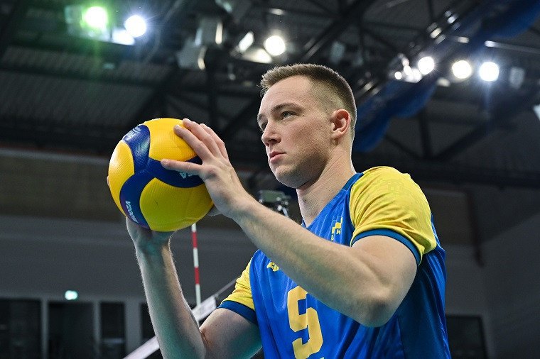 Український волейболіст Олег Плотницький