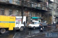 На Грушевского в Киеве чистят канализацию и восстанавливают освещение 