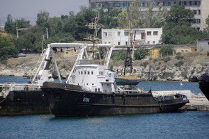 З Криму вивели ще 3 судна українських ВМС