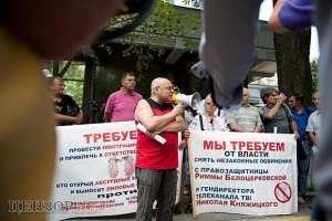 Кількість порушень прав журналістів різко зросла напередодні виборів
