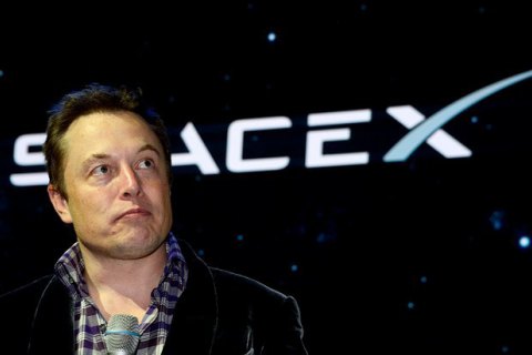 Маск удалил с Facebook страницы Tesla и SpaceX