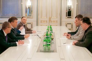 У Януковича не комментируют встречу с оппозицией