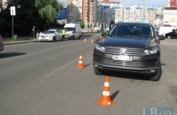 В Киеве неадекватный водитель внедорожника спровоцировал ДТП с участием мотоцикла