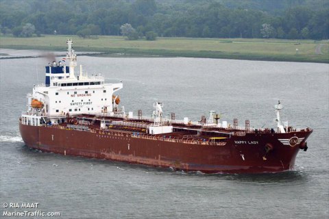 Пірати напали на танкер біля берегів Камеруну, серед викрадених моряків є українець