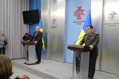 Полторак обговорив з міністром оборони Швеції введення миротворців на Донбас