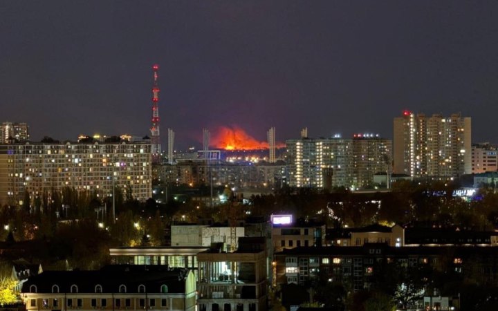 У Краснодарі велика пожежа: місцеві писали про вибухи