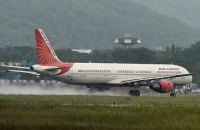 В аэропорту Мумбая мужчину засосало в турбину самолета