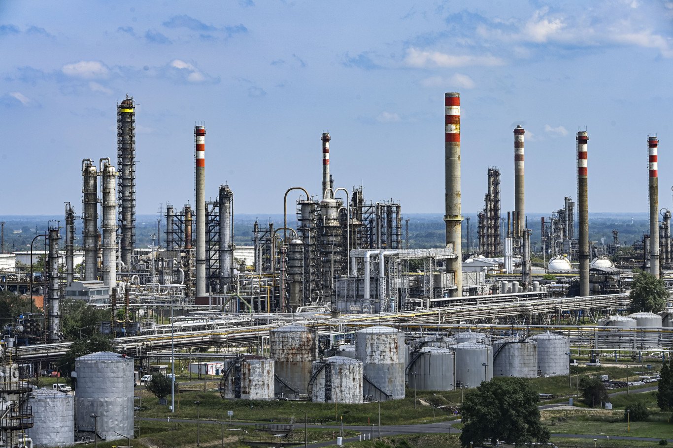 Дунайський нафтопереробний завод Mol у Сажаломбатті 24 травня 2022 р.