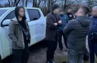 Правоохоронці затримали жительку Закарпаття, яка намагалася переправити в Угорщину чотирьох чоловіків