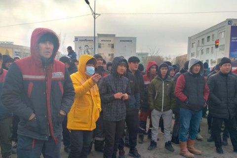 Протесты в Казахстане продолжаются, но власти обещают снизить цены на газ 