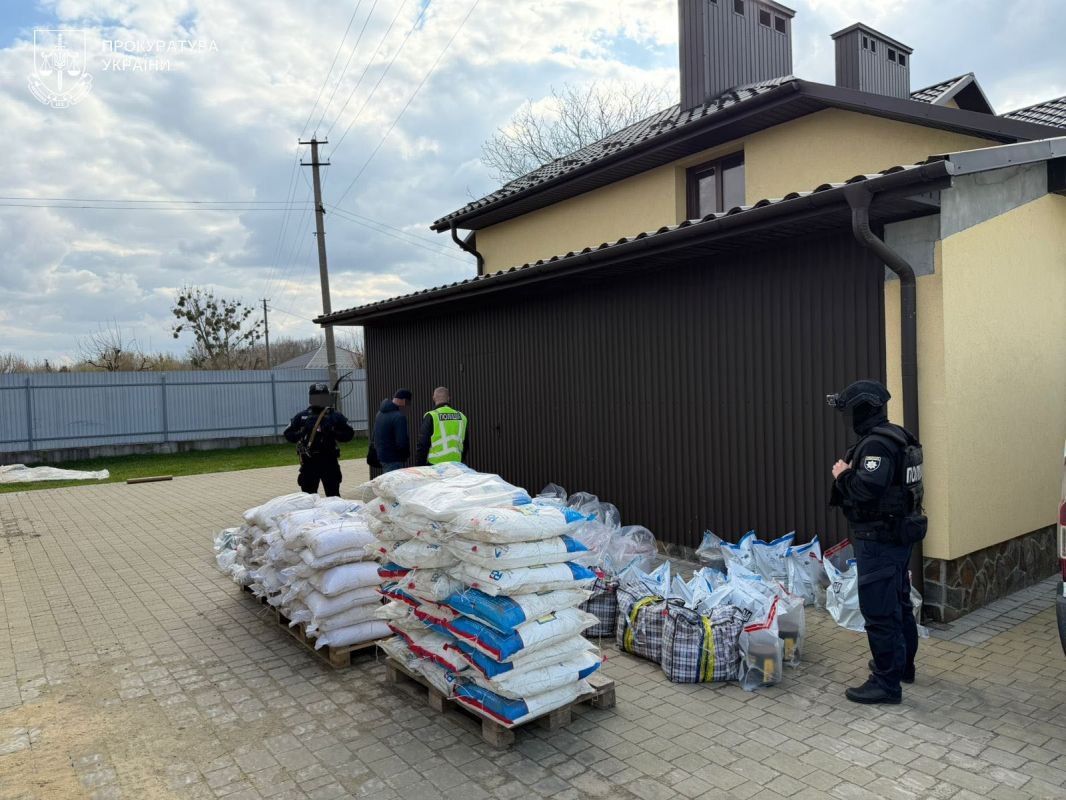 Вилучені докази під час обшуків