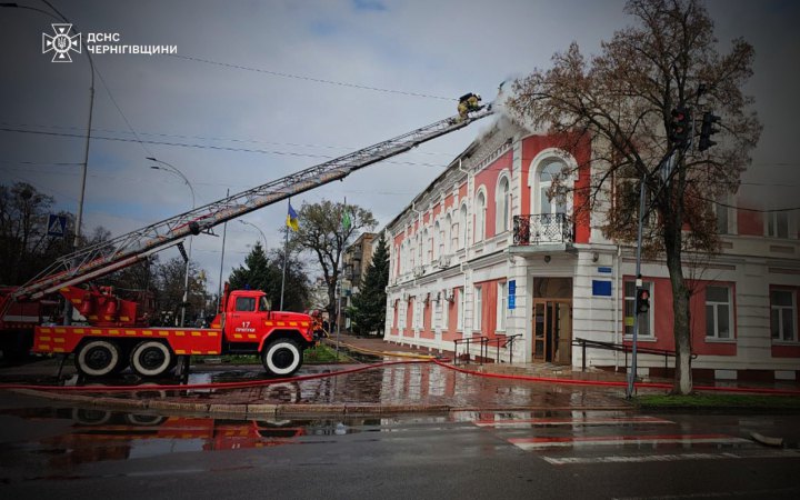 Ворог вдарив по міській раді у Прилуках