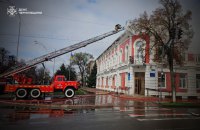 Ворог вдарив по міській раді у Прилуках
