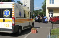 У Києві жінка випала з вікна багатоповерхівки