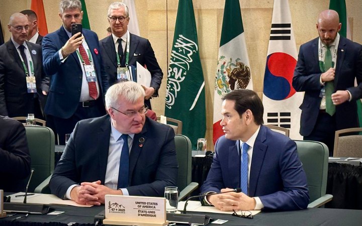 Сибіга провів зустріч із держсекретарем США у Канаді