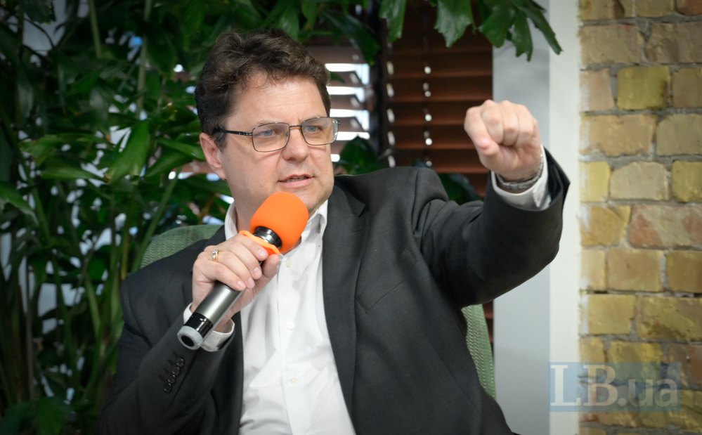 Mykhaylo Vynnytskyy during the discussion