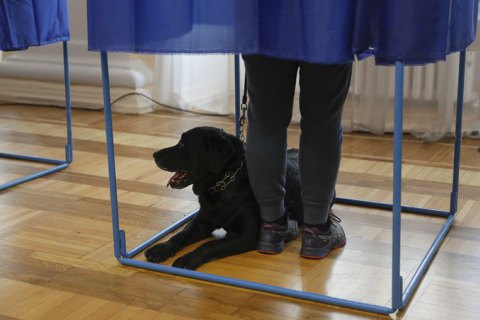 В Днепре сообщили о "минировании" восьми избирательных участков