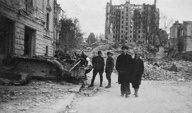 Киев, октябрь 1941. Дом Гинзбурга на ул. Институтской