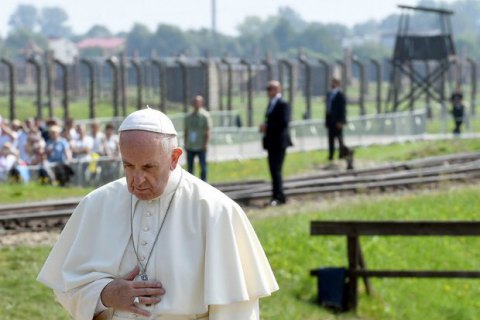 Папа Римський порівняв табори для біженців з концтаборами