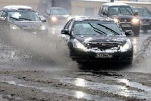 ГАИ просит водителей учитывать плохую погоду в Киеве