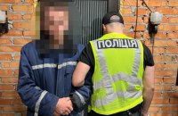 У Києві затримали чоловіка, який вкрав камери відеоспостереження з парку 
