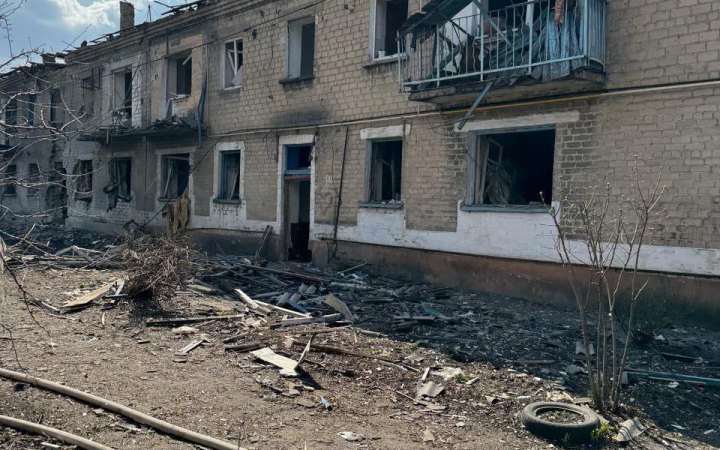 Ворог обстріляв Українськ на Донеччині, двоє поранених