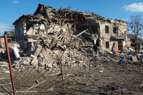 Окупанти знову обстріляли Нові Петрівці, загинула дворічна дитина