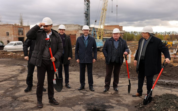 Українські та нідерландські інвестори розпочали будівництво заводу “Фіднова Центр” у Черкаській області