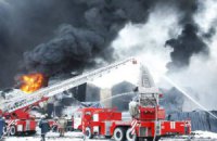 Угрозы для Киева от пожара на нефтебазе нет, - мэрия