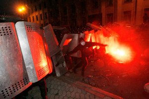 ЕС грозит санкциями против виновников за силовой разгон Майдана