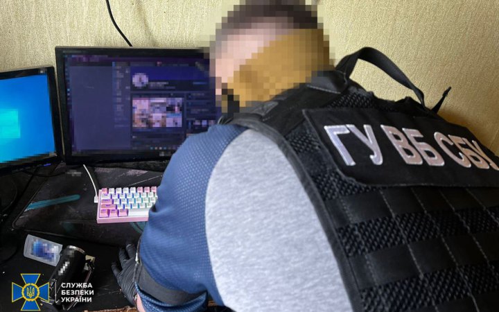 СБУ заявила про затримання у Києві хакерів за підозрою у створенні фейкових акаунтів керівників українських спецслужб