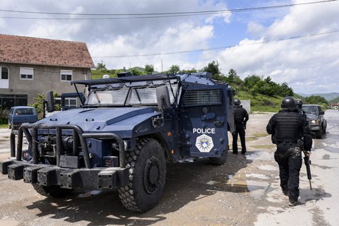 В Косово арестованы 28 человек, 19 из них - полицейские