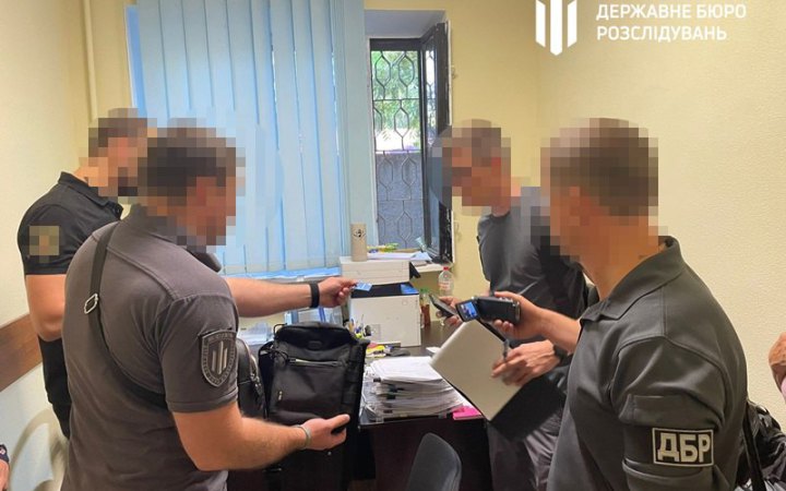 ​​У Запоріжжі судитимуть поліцейських, які вкрали з оселі померлого пенсіонера майже 800 тисяч гривень