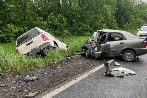 На Харківщині внаслідок зіткнення авто загинули троє людей
