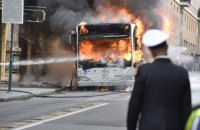 В центре Рима загорелся пассажирский автобус