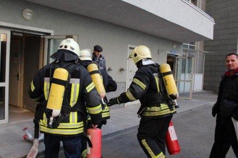 У Києві на Оболоні евакуювали жителів 25-поверхівки через пожежу